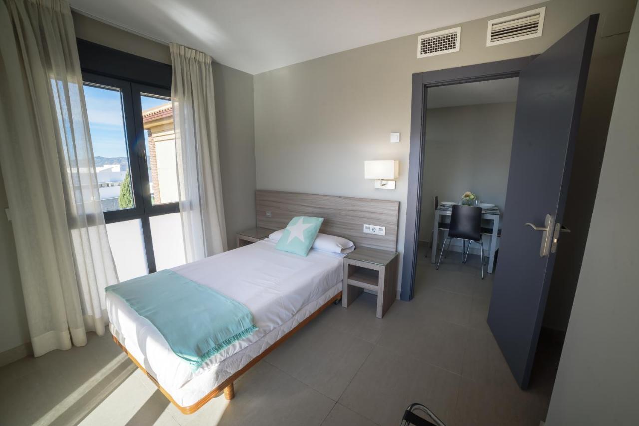 Apartamentos Santa Clara Алаурін-де-ла-Торре Екстер'єр фото